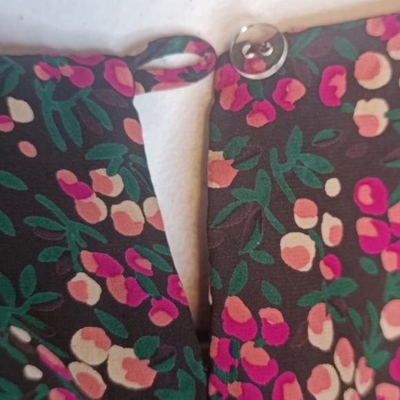 Vintage Betsey Johnson 40s Style Floral Silk Flutter Sleeve Dress Vintage Size 6 - Picture 6 of 12